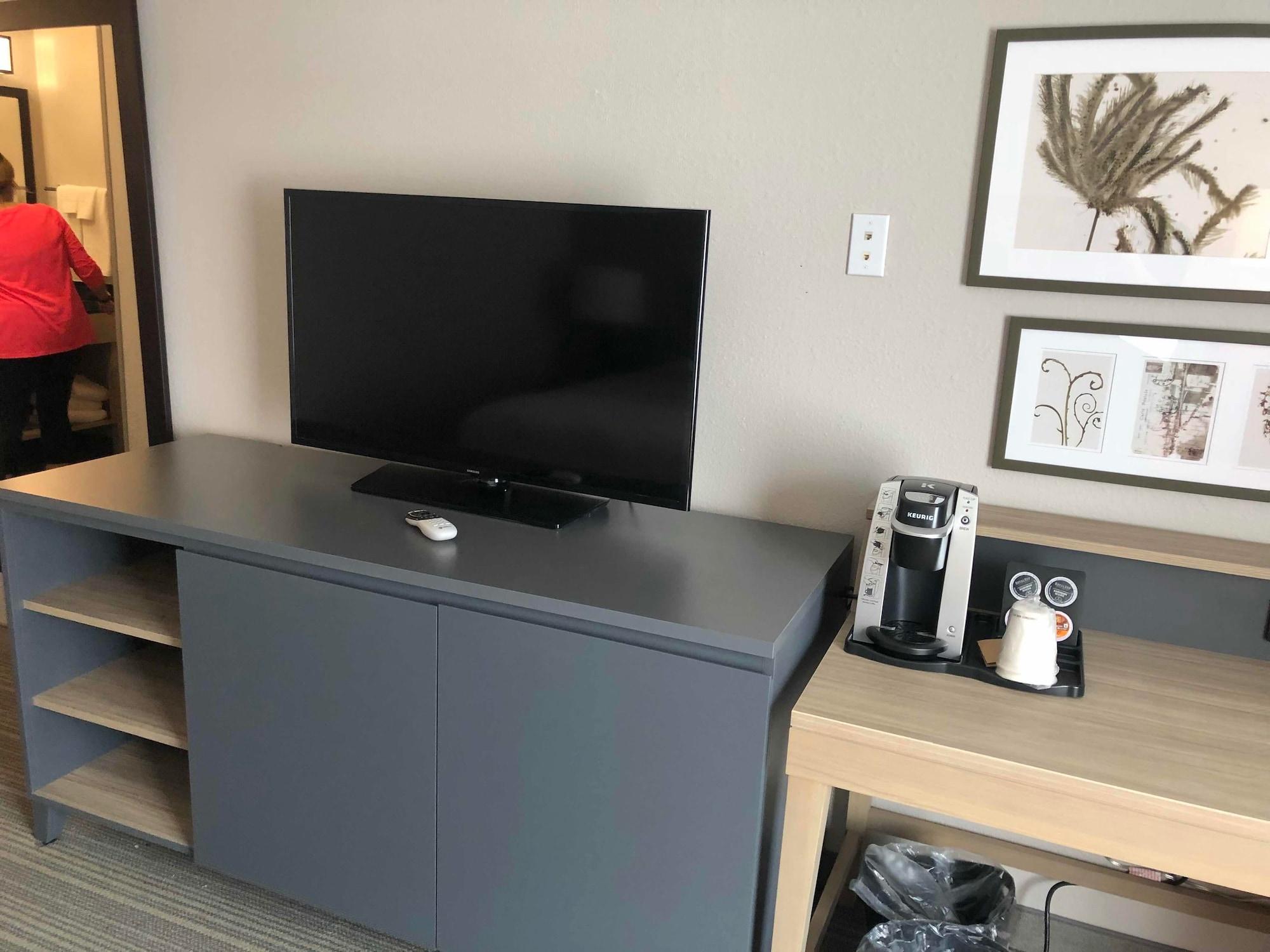 Country Inn & Suites By Radisson, Wichita East, Ks Экстерьер фото