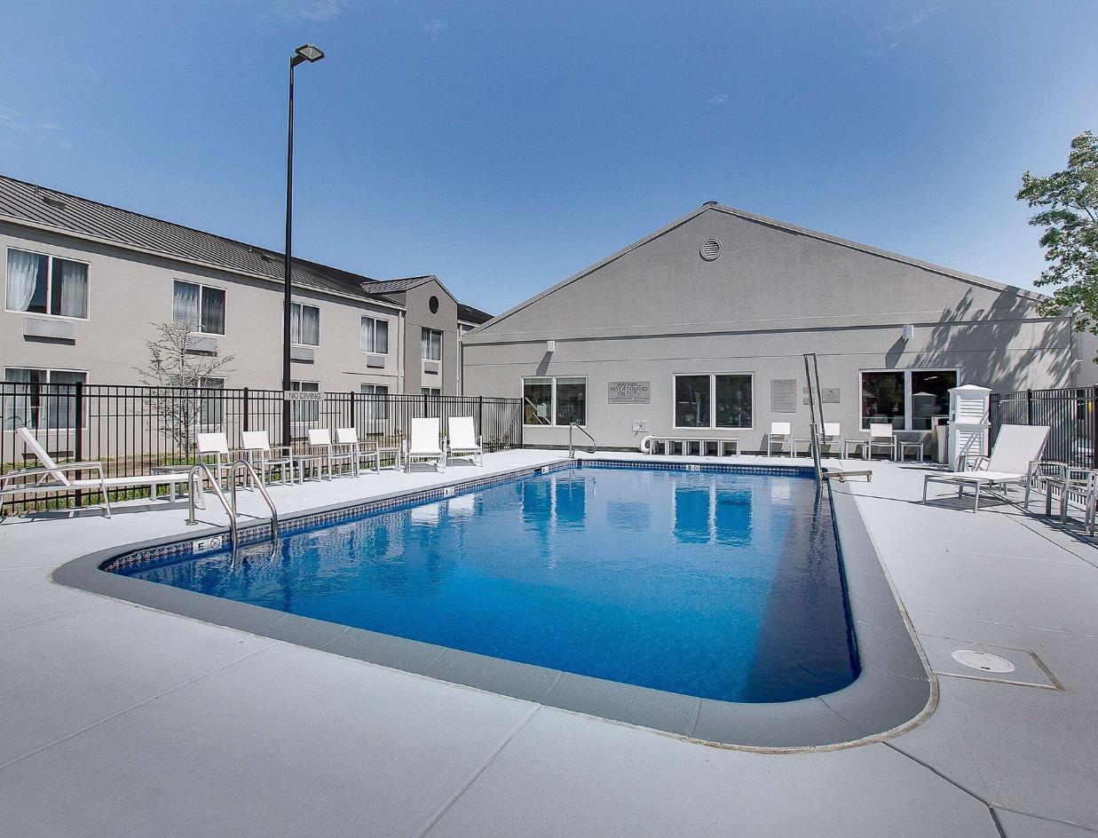 Country Inn & Suites By Radisson, Wichita East, Ks Экстерьер фото