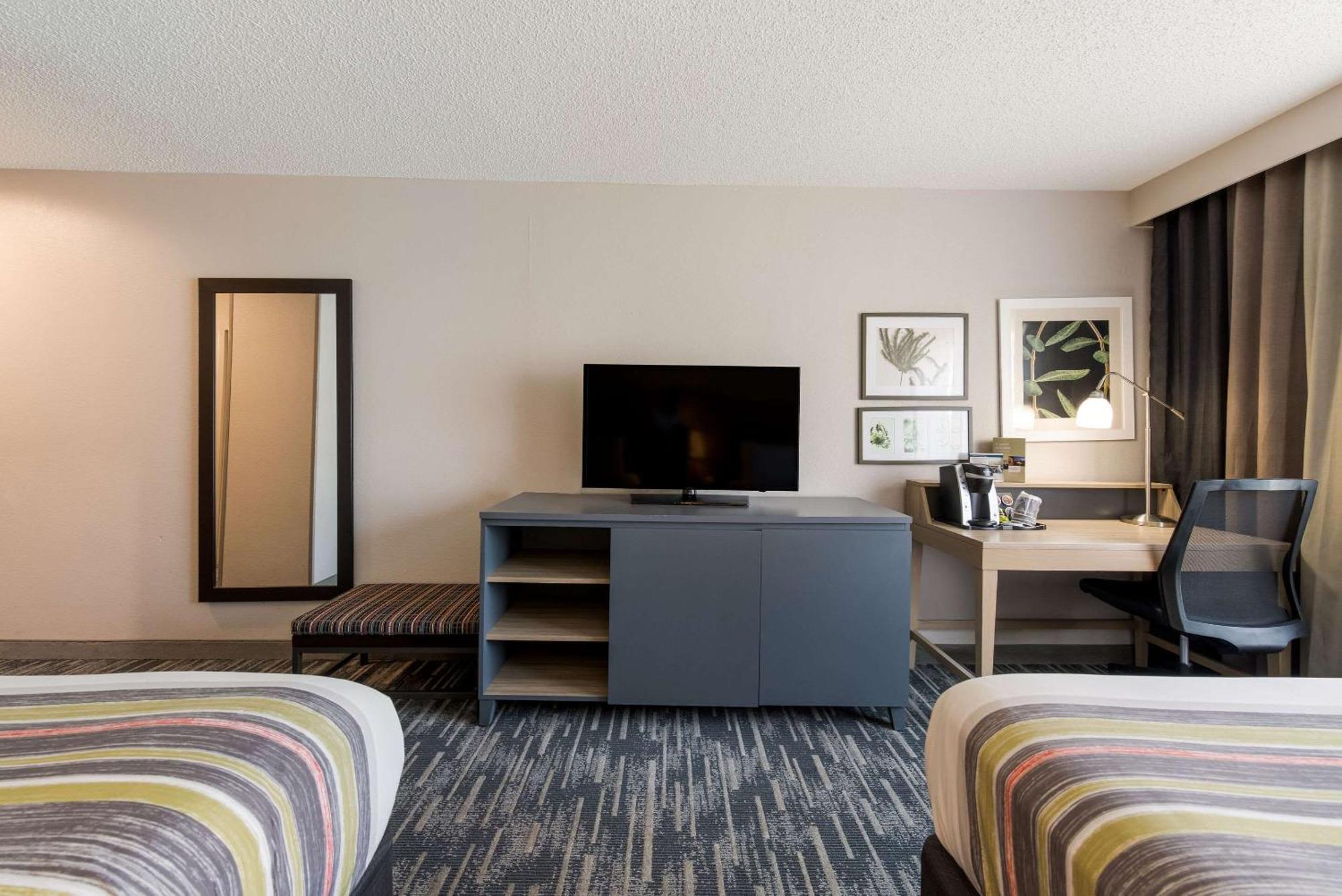 Country Inn & Suites By Radisson, Wichita East, Ks Экстерьер фото
