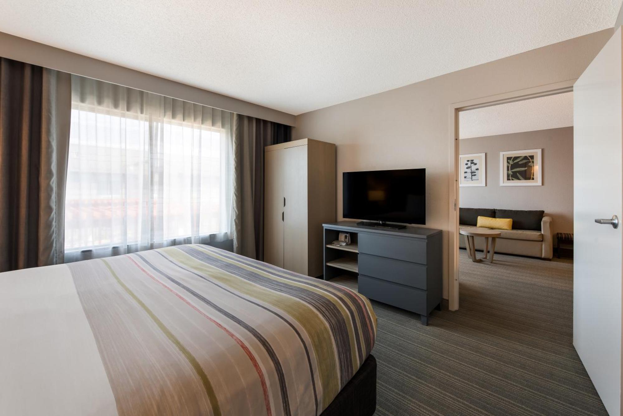 Country Inn & Suites By Radisson, Wichita East, Ks Экстерьер фото
