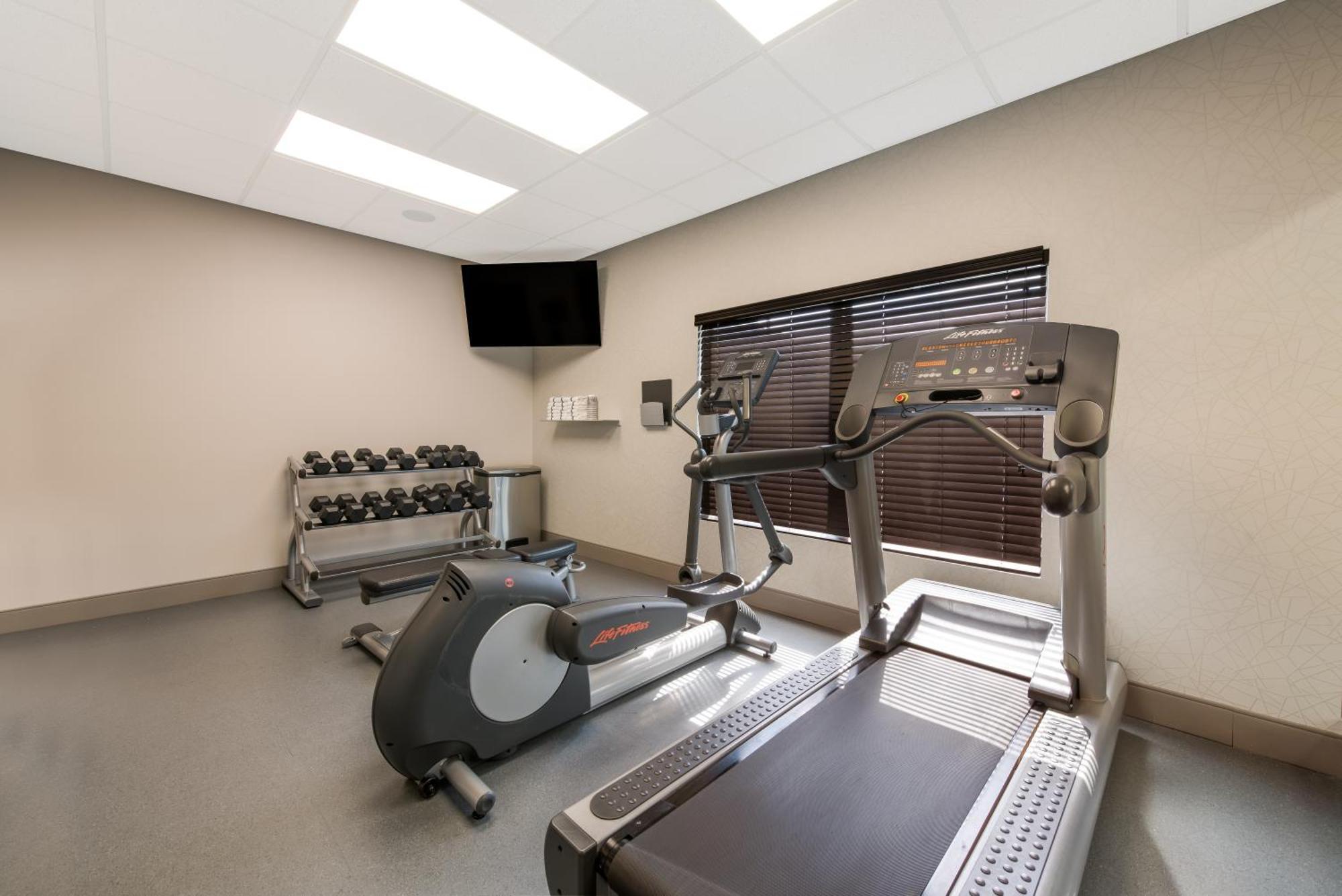 Country Inn & Suites By Radisson, Wichita East, Ks Экстерьер фото